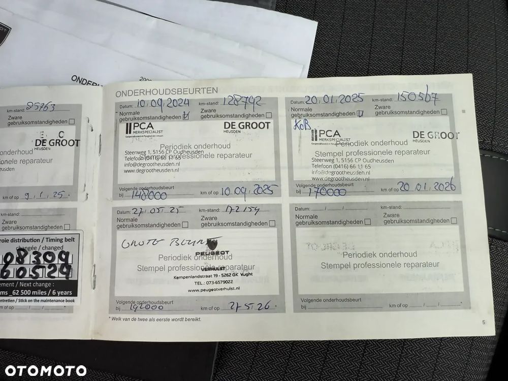 Peugeot 2008 1.2 PureTech Allure S&S EAT8 - 36