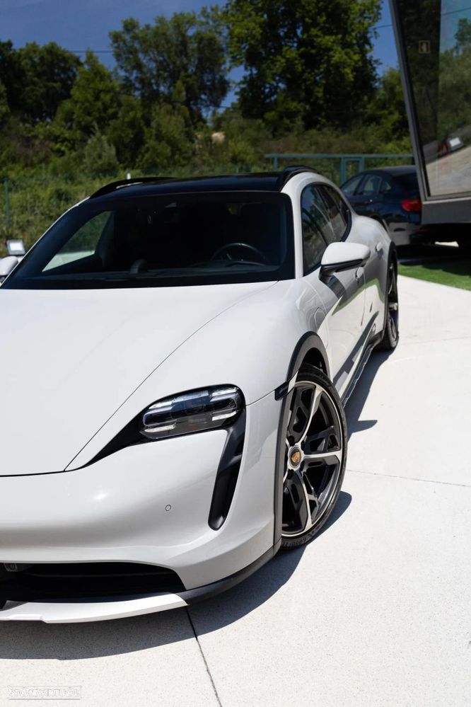Porsche Taycan Cross Turismo 4 - 19