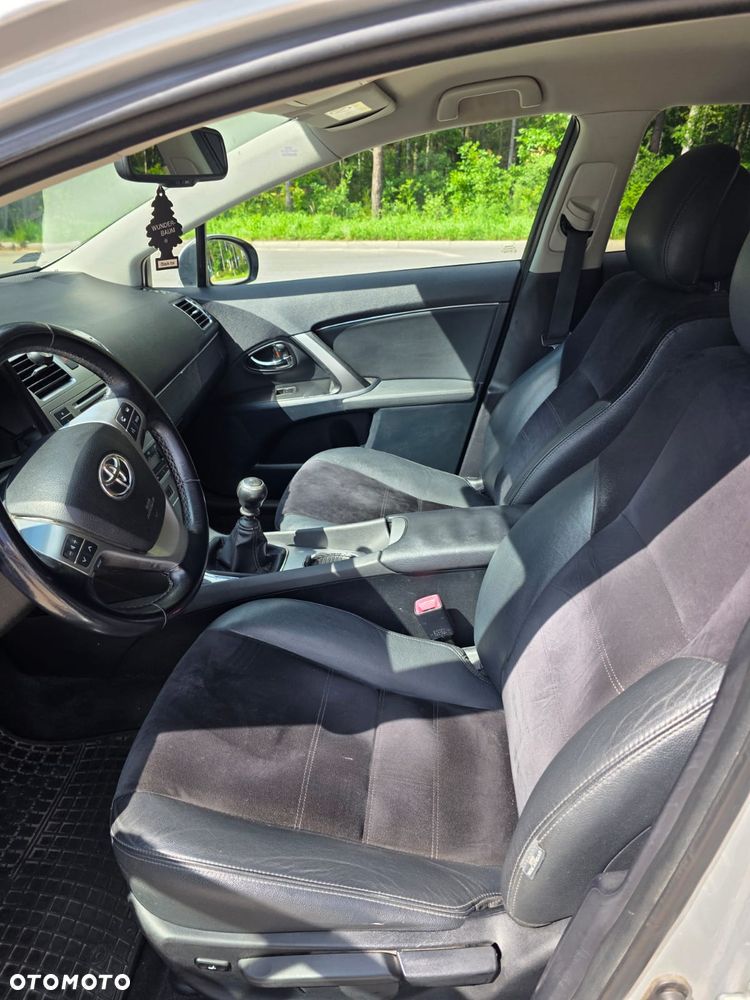 Toyota Avensis 2.0 D-4D Comfort - 11