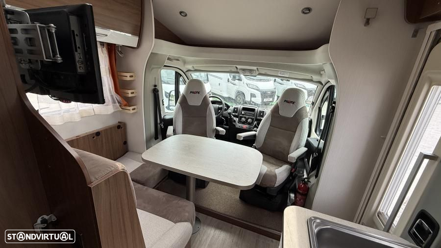 Pilote Essential P650 Cama Central - 14