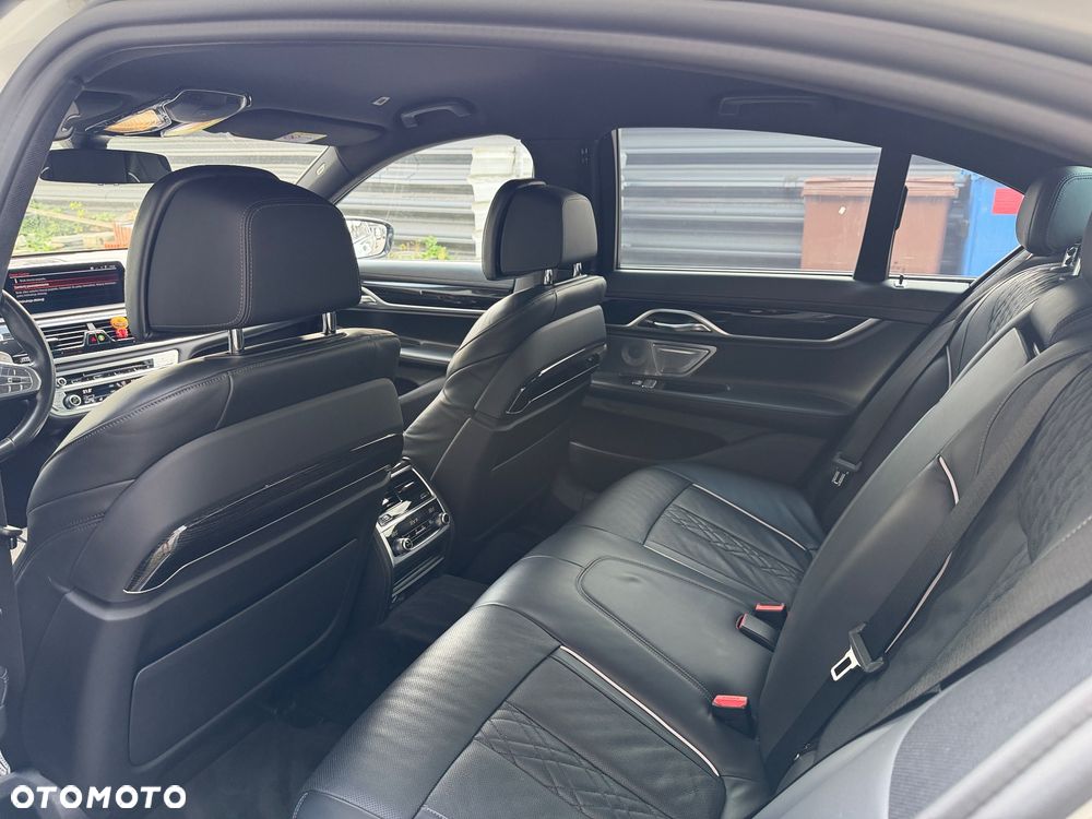 BMW Seria 7 740d xDrive sport - 9