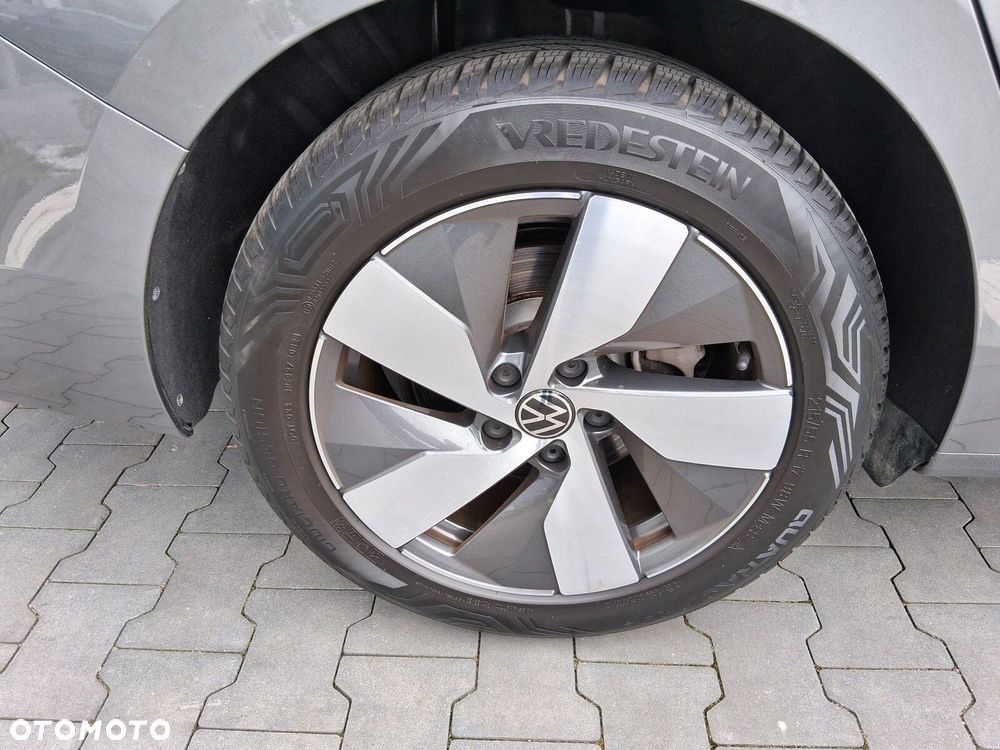 Volkswagen Passat - 11