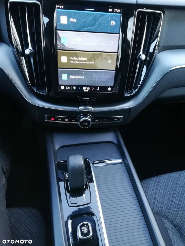 Volvo XC 60 B4 D AWD Geartronic Momentum Pro - 22