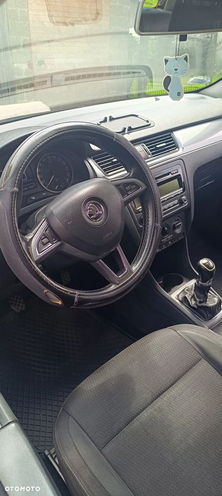 Skoda RAPID 1.2 Ambition Max - 6
