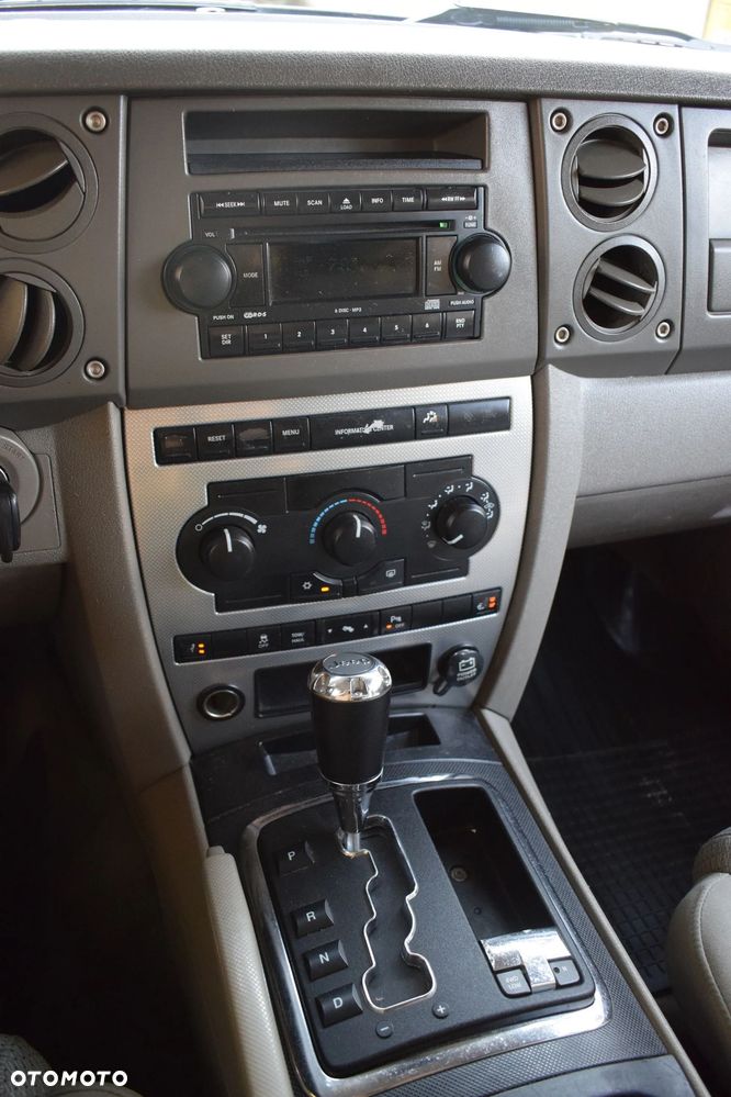 Jeep Commander 4.7 V8 - 15