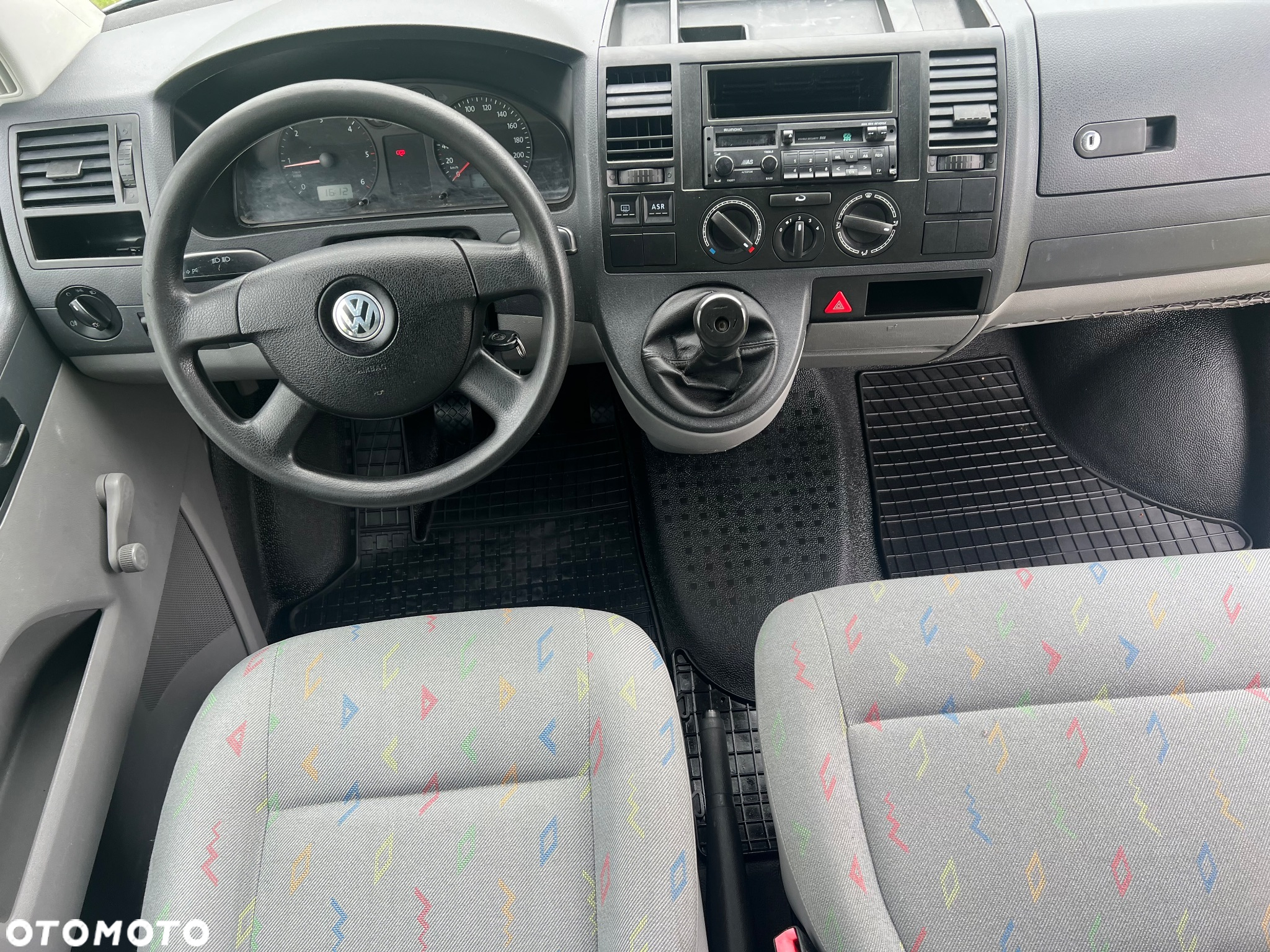 Volkswagen T5 - 10