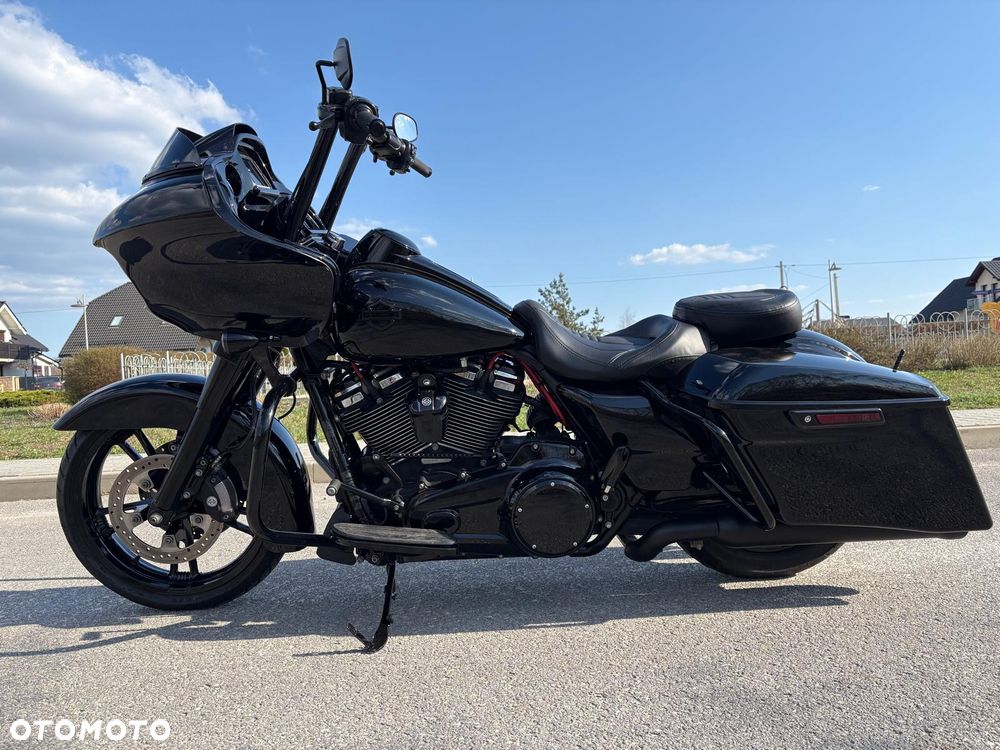 Harley-Davidson Touring Road Glide - 2