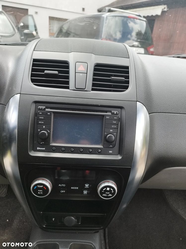Suzuki SX4 1.6 VVT 4x4 Style - 10