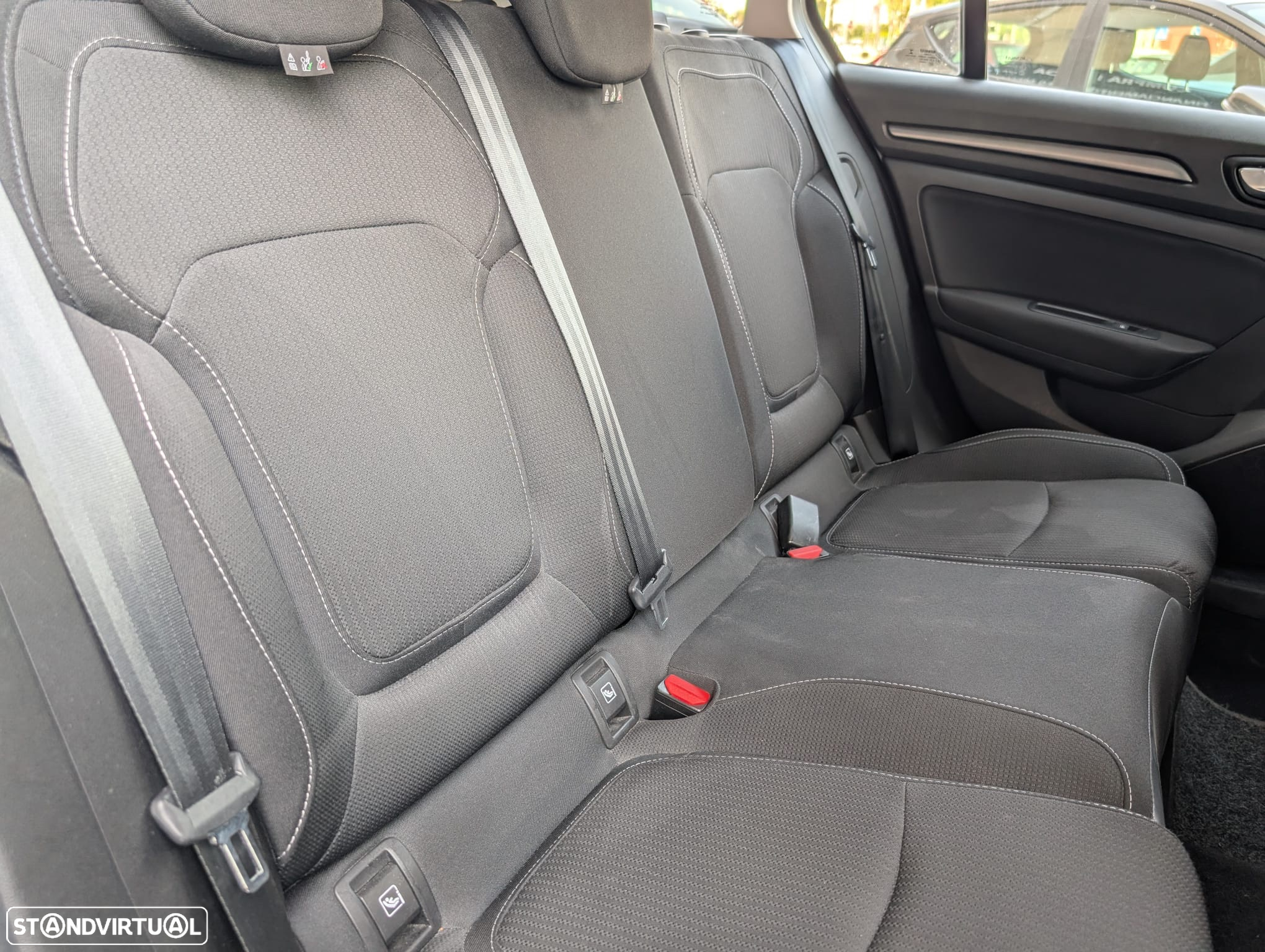 Renault Mégane Sport Tourer 1.5 Blue dCi Limited EDC - 13