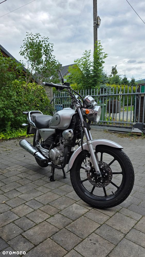 Yamaha YB - 4