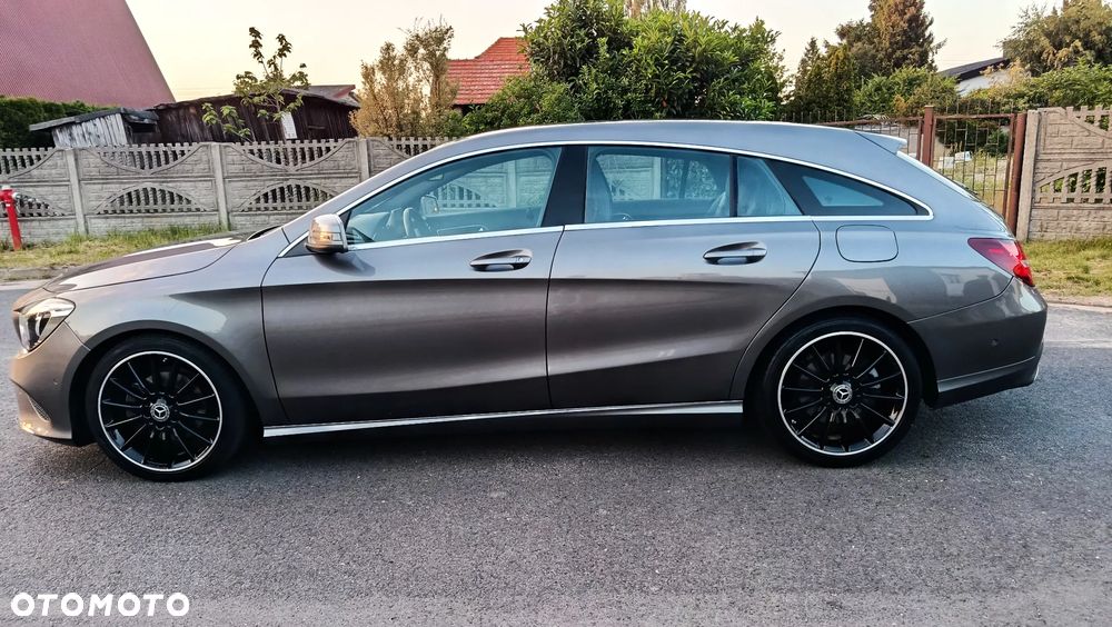 Mercedes-Benz CLA 180 7G-DCT UrbanStyle Edition - 29