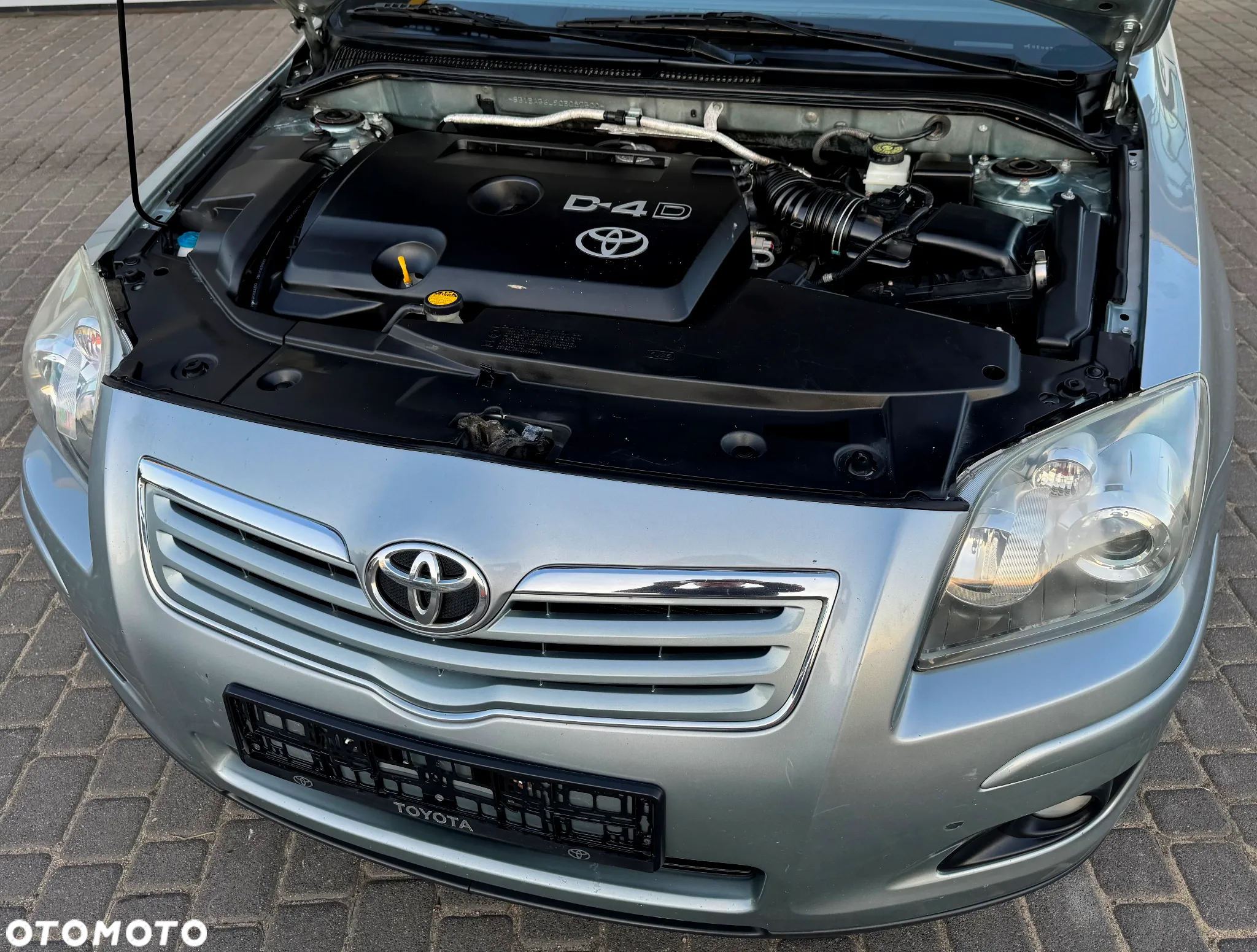 Toyota Avensis 2.2 D-4D Combi Executive - 15