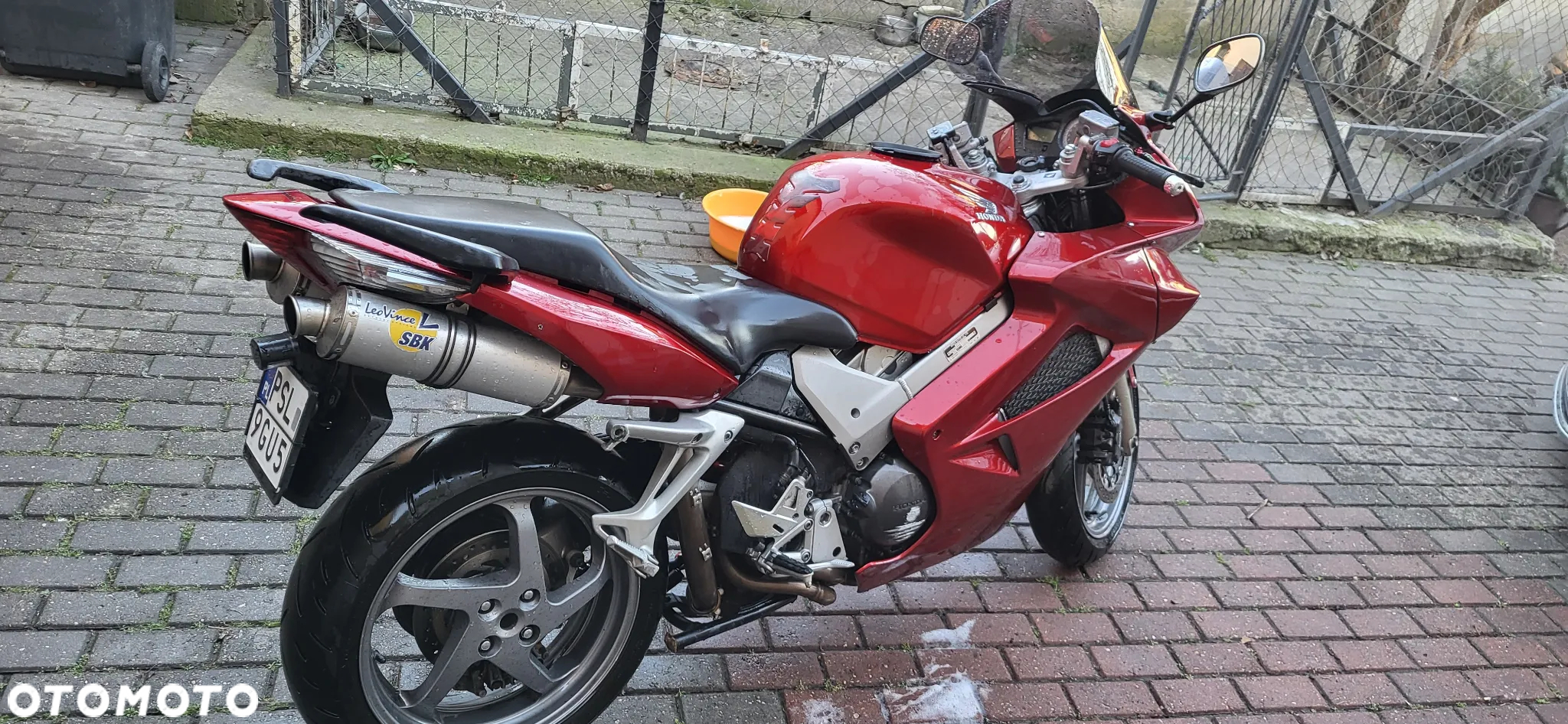 Honda VFR - 3