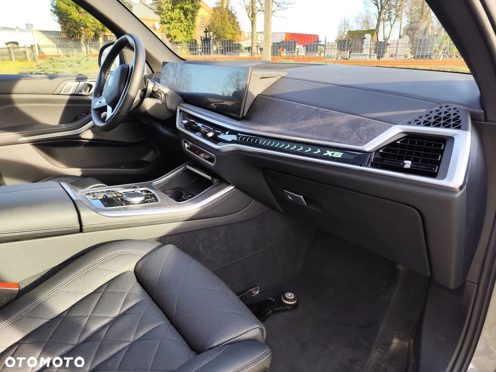 BMW X5 xDrive40i - 11