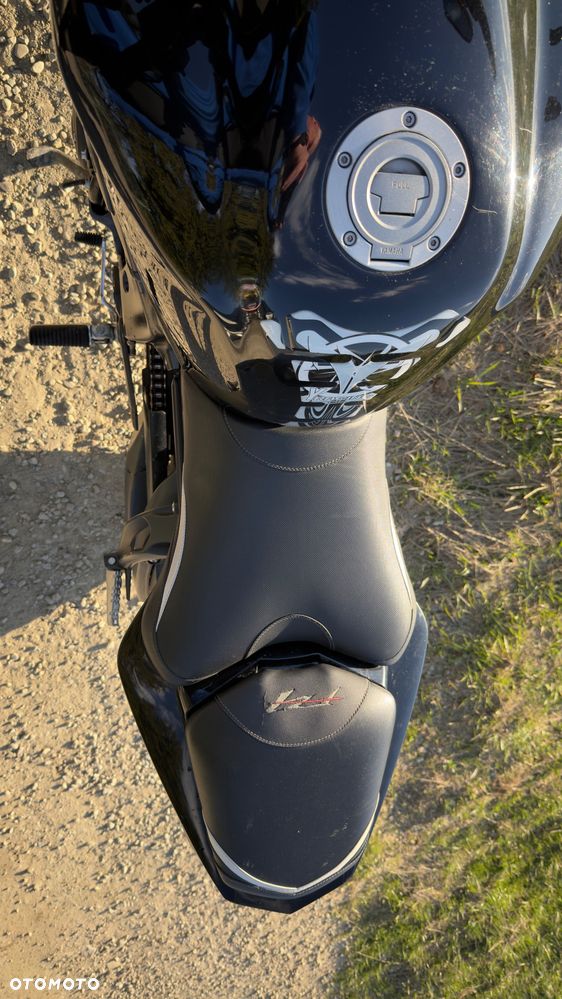 Yamaha FZ - 11