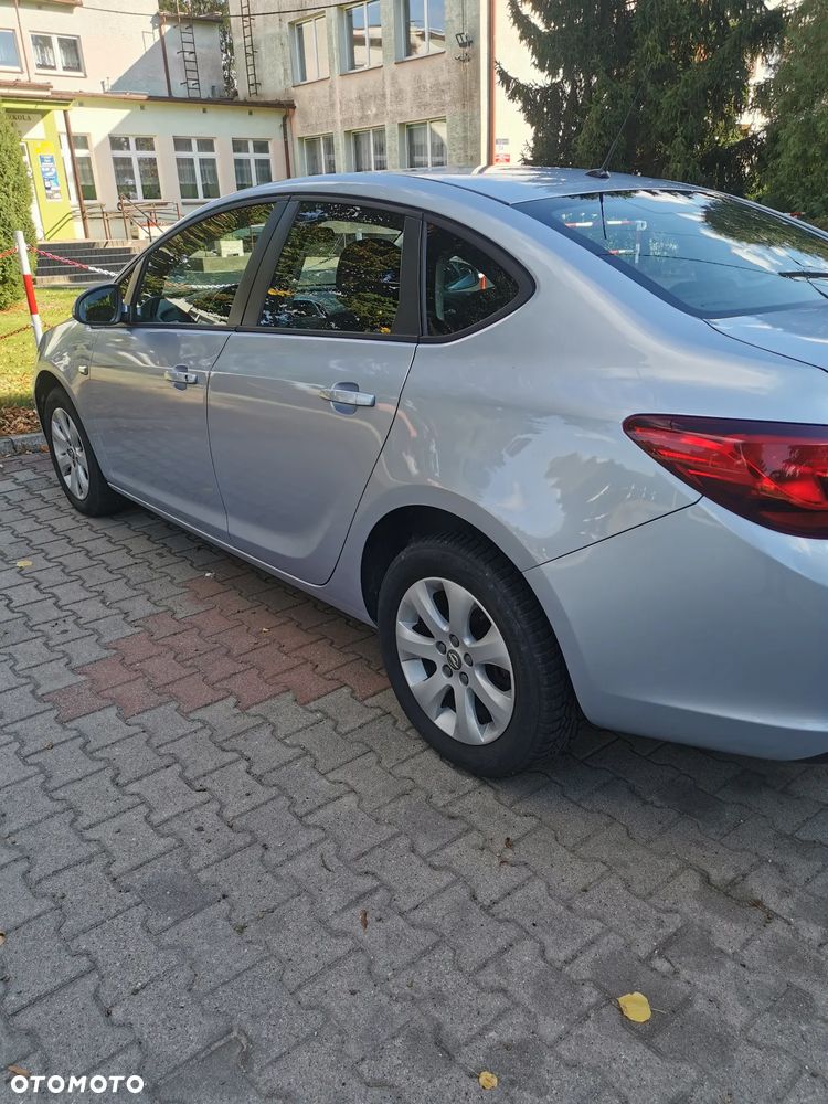 Opel Astra 1.6 Business EU6 - 32