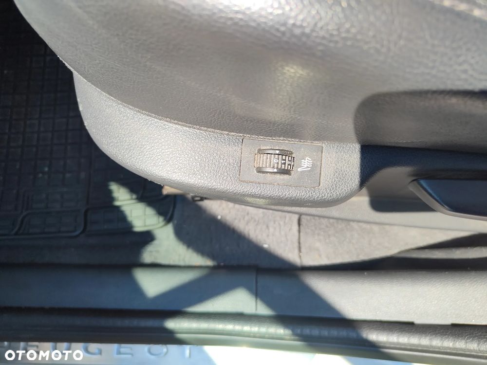 Peugeot 3008 HDi FAP 115 Allure - 15