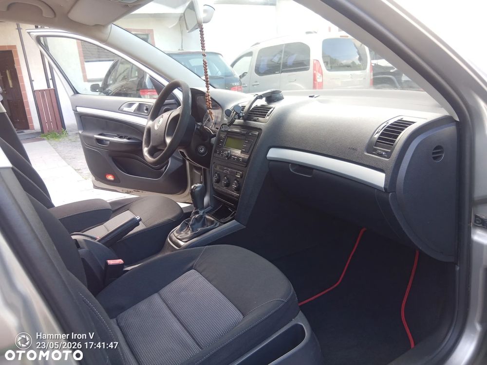 Skoda Octavia 1.6 Combi - 24