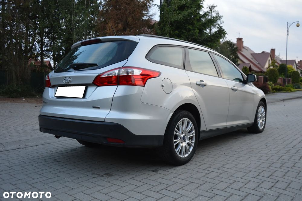 Ford Focus 1.6 TDCi DPF SYNC Edition - 11