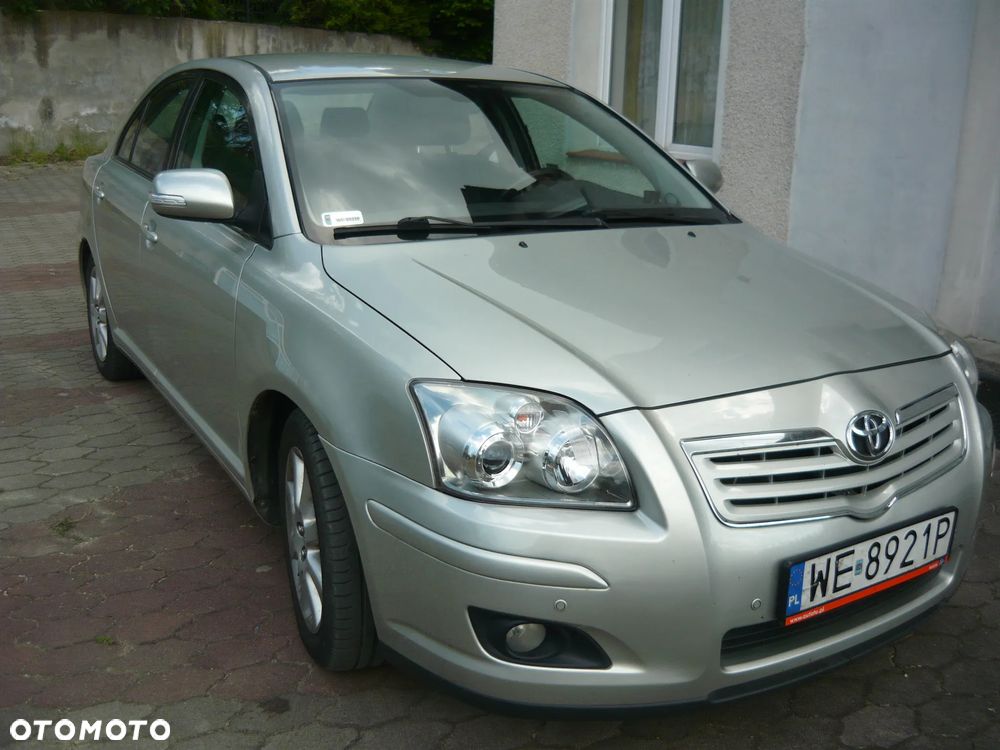 Toyota Avensis - 2