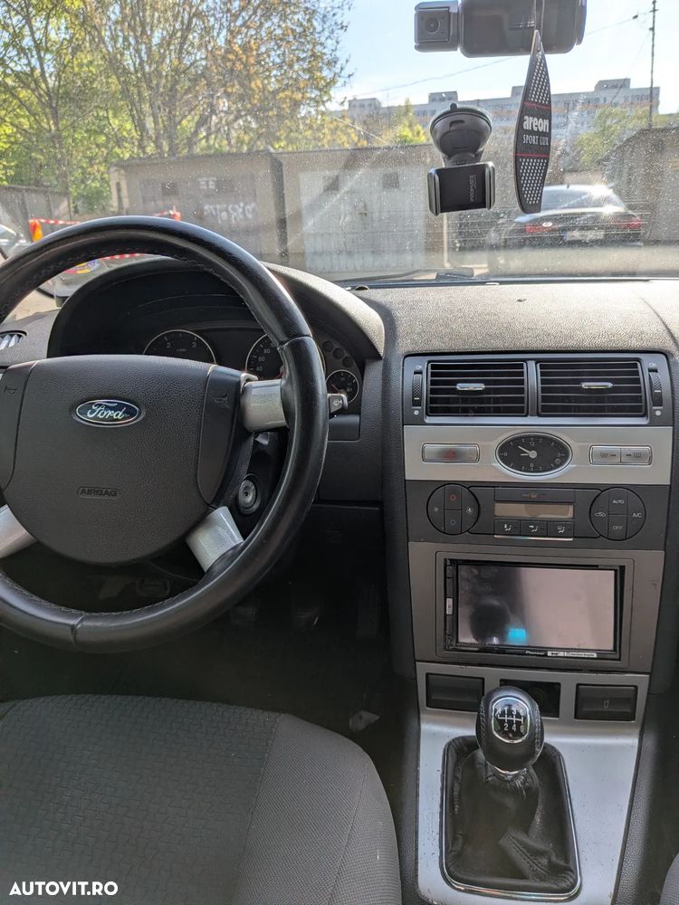 Ford Mondeo 2.0TDCi Ambiente - 6