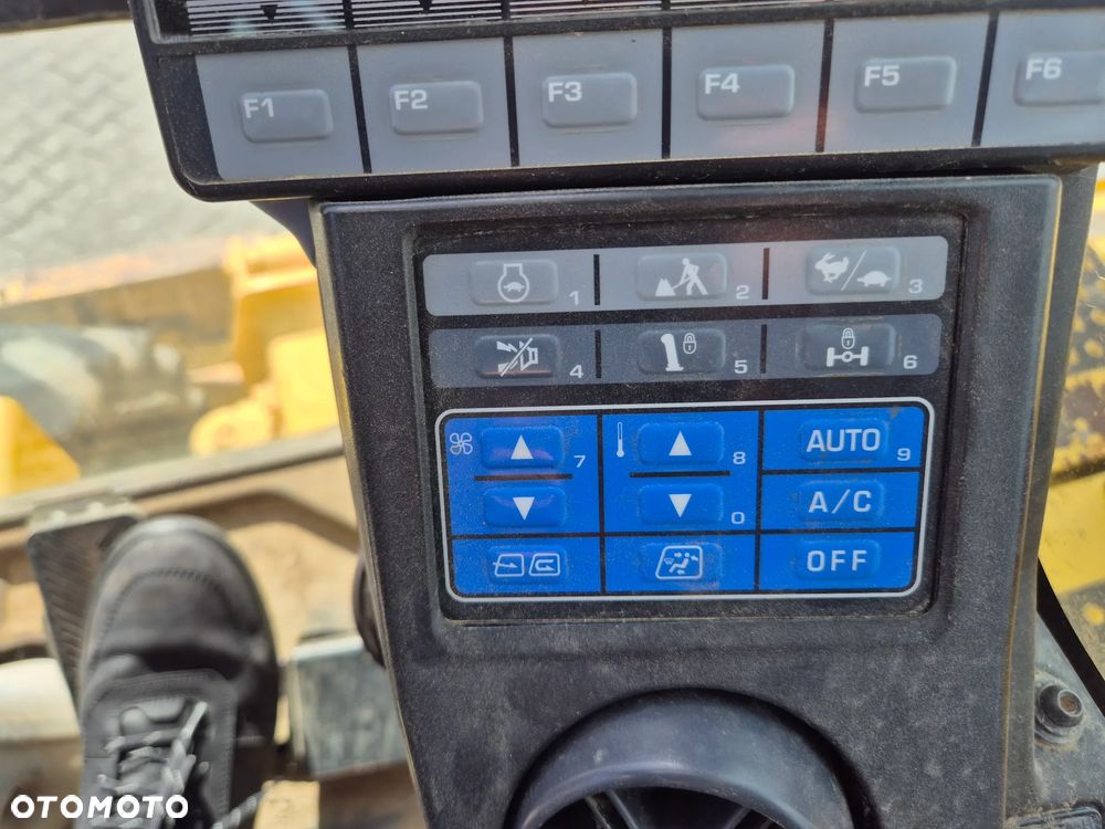 Komatsu PW 118MR-8 - 16