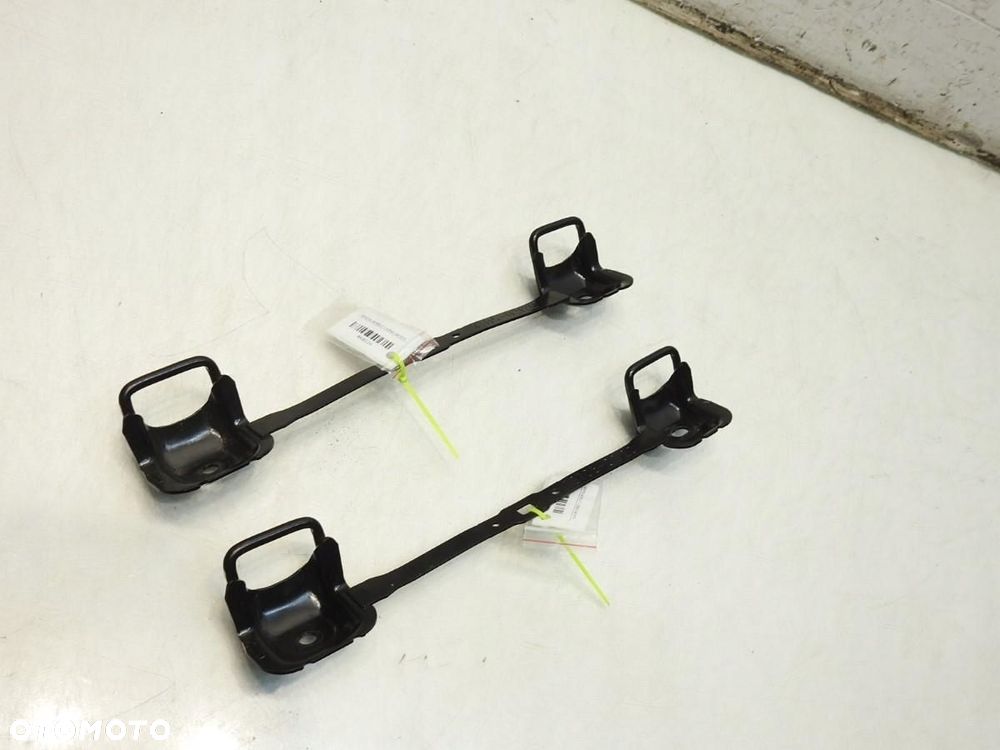 MOCOWANIE FOTELA KANAPY TYŁ TOYOTA AURIS II 7370502120 - 7