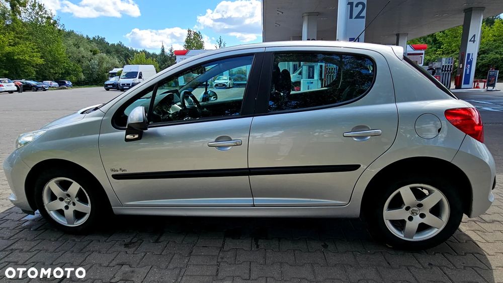 Peugeot 207 1.4 - 8
