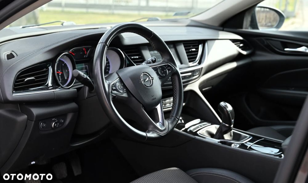 Opel Insignia - 30