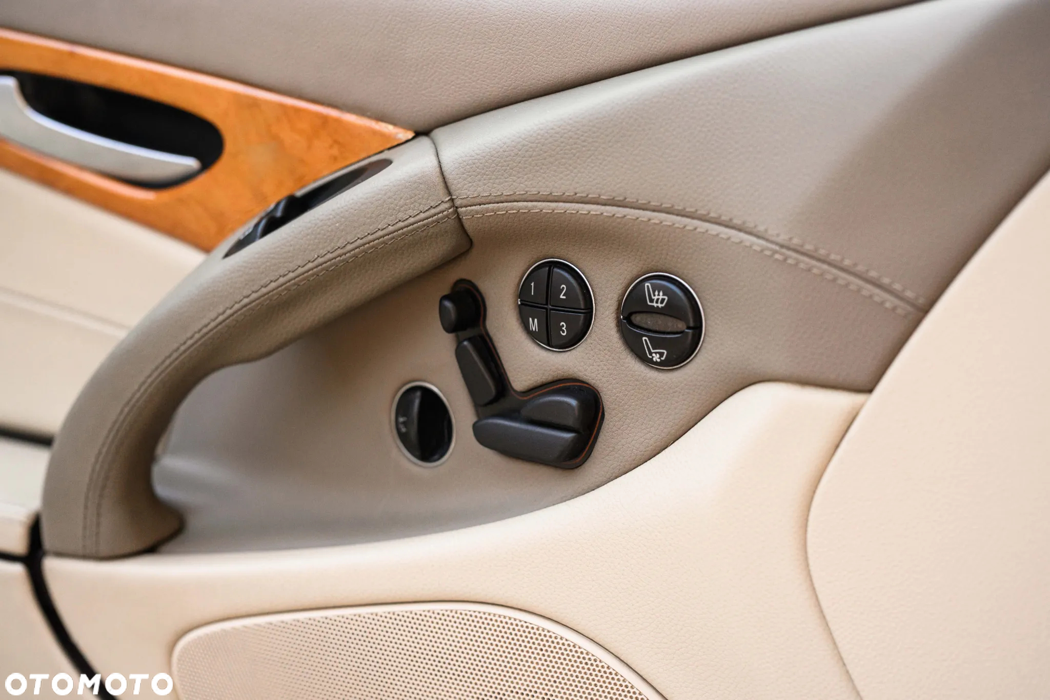Mercedes-Benz SL 500 7G-TRONIC Night Edition - 30