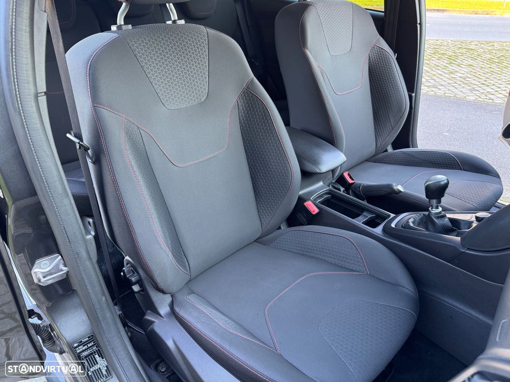 Ford Focus SW 1.5 TDCi EcoBlue ST-Line - 18