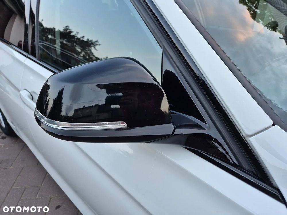 BMW Seria 3 320d Sport Line - 37