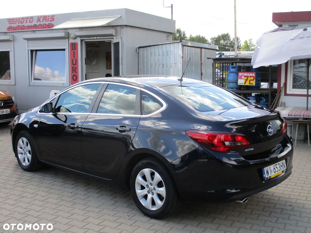 Opel Astra IV 1.4 T Executive EU6 - 7