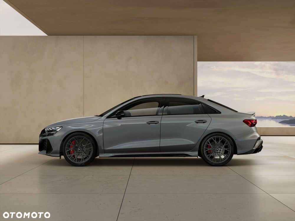 Audi RS3 Limousine - 3