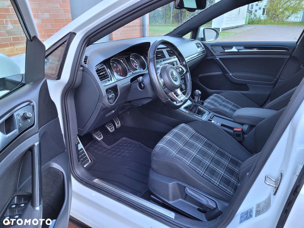 Volkswagen Golf GTD (BlueMotion Technology) - 10