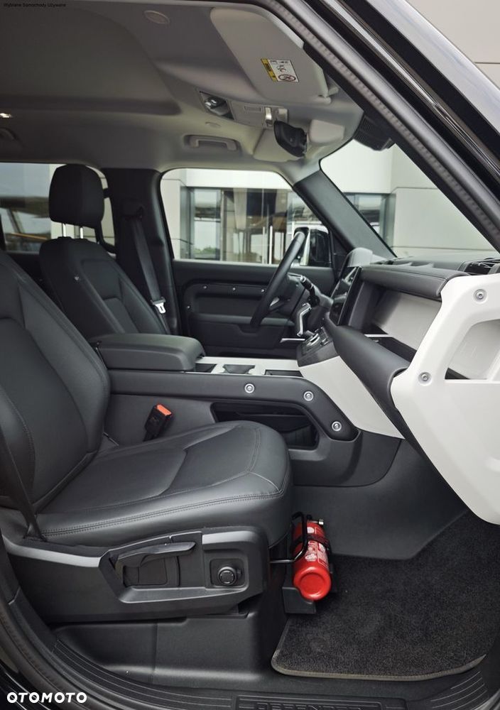 Land Rover Defender - 16