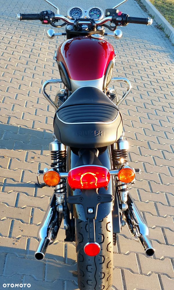 Triumph Bonneville - 11