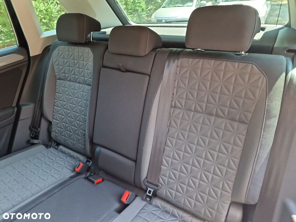 Volkswagen Tiguan - 19