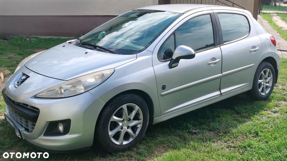 Peugeot 207 - 1