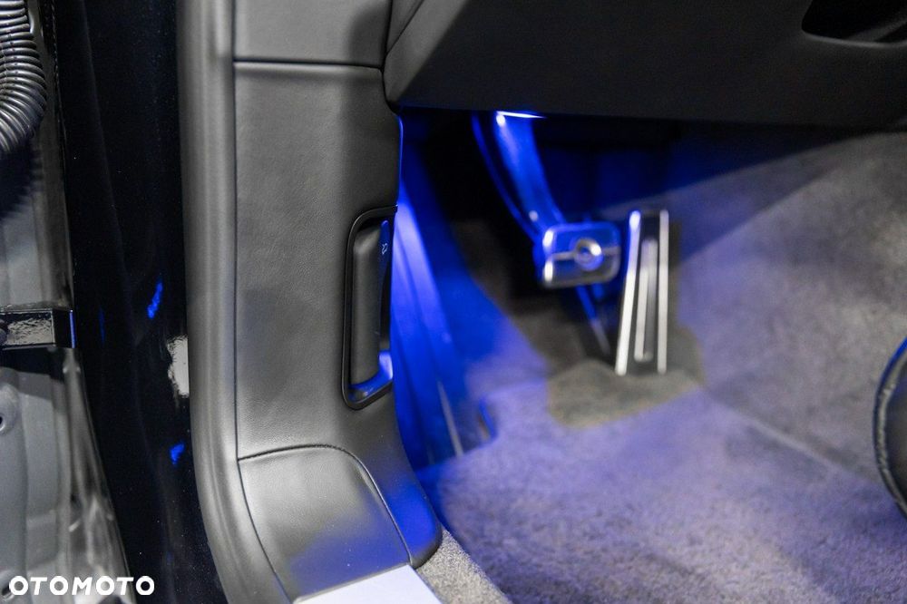 Bentley Flying Spur - 33