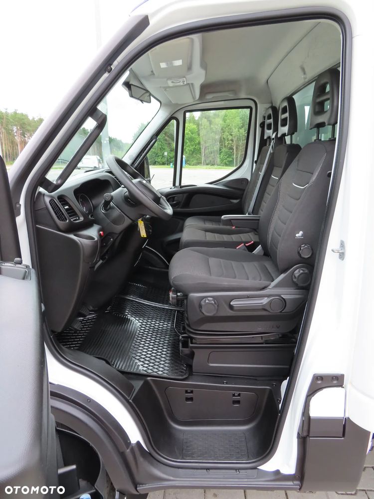 Iveco Daily 35S18 3.0 HPI 180 KM POWER Kontener+ WINDA BÄR 750 Kg 8.E.Palet 4270 mm Długi Boczne Drzwi Rozstaw Osi 4100 mm Ładowność 905 Kg GWARANCJA PRODUCENTA Stan Jak Nowy Gotowy Dostępny POLECAM - 33