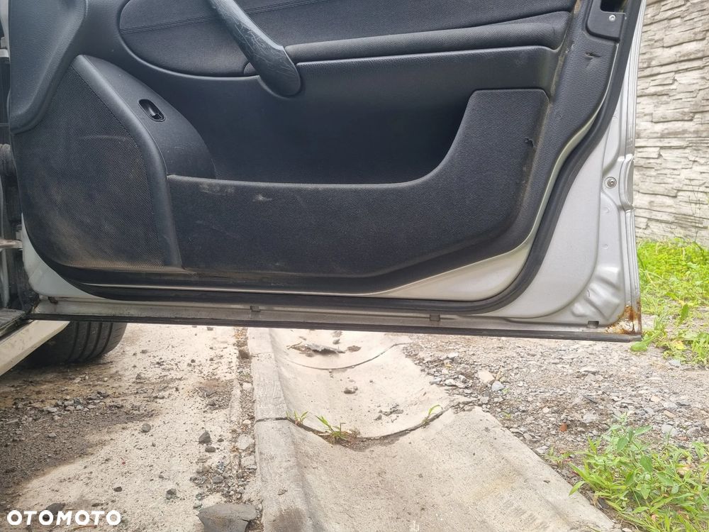 MERCEDES S203 00-04 2002 r. KOMBI C744 drzwi prawy przód prawe przednie * - 10