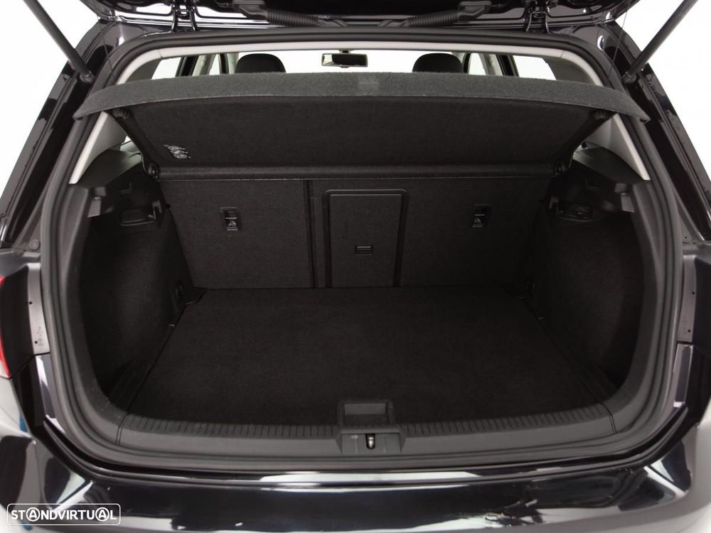 VW Golf 1.6 TDi Highline DSG - 12