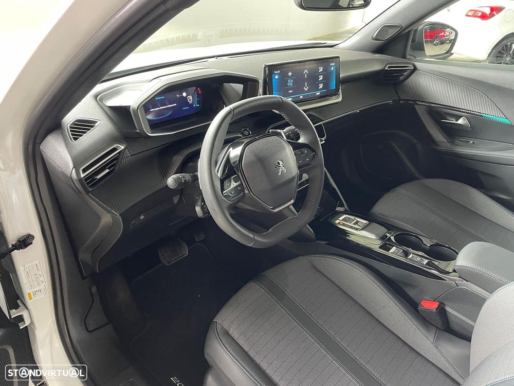 Peugeot 2008 PureTech 130 EAT8 Allure Pack - 10