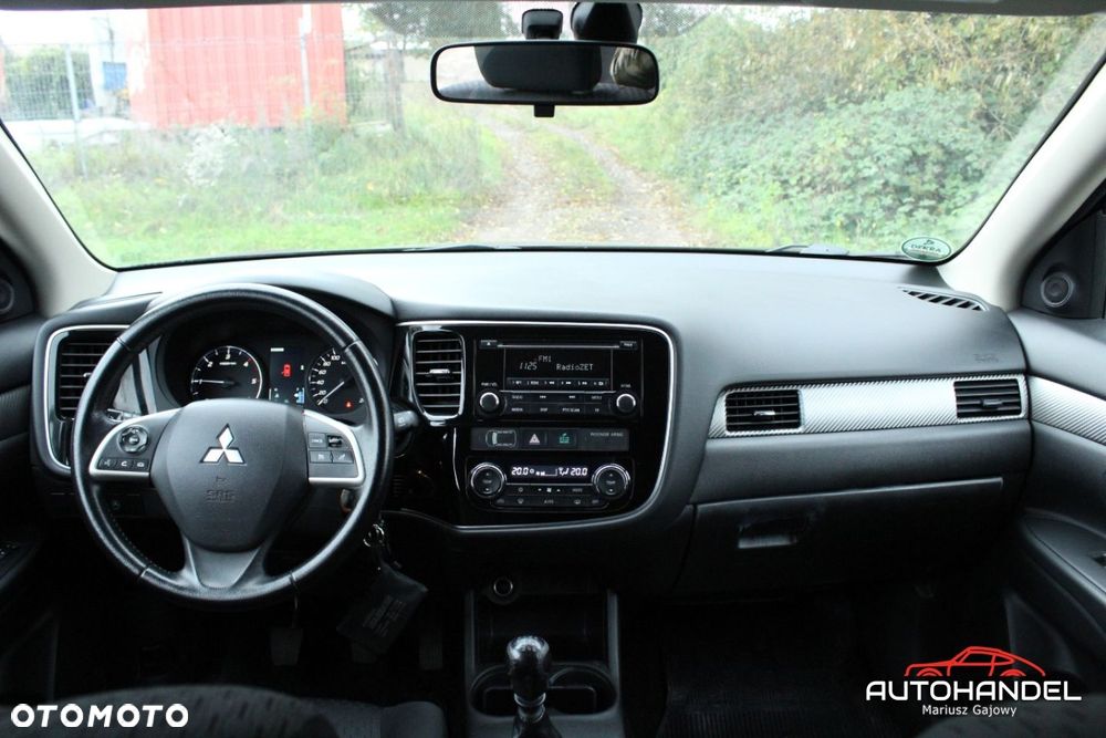 Mitsubishi Outlander - 15