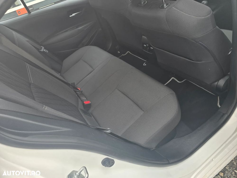 Toyota Corolla 1.8 HSD Business - 10