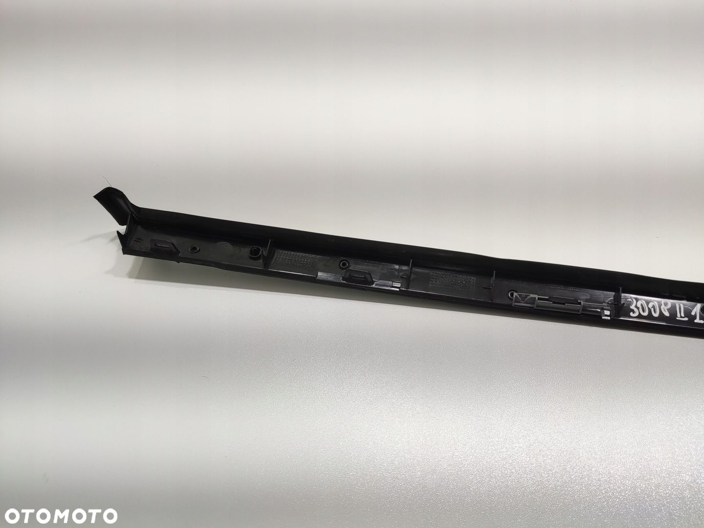 LISTWA SZYBY CZOŁOWEJ PRAWA PEUGEOT 3008 II 2016-2024 9810111980 - 7