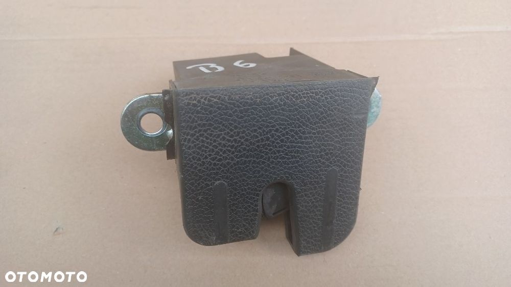 ZAMEK KLAPY BAGAŻNIKA PASSAT B6 B7 KOMBI - 3