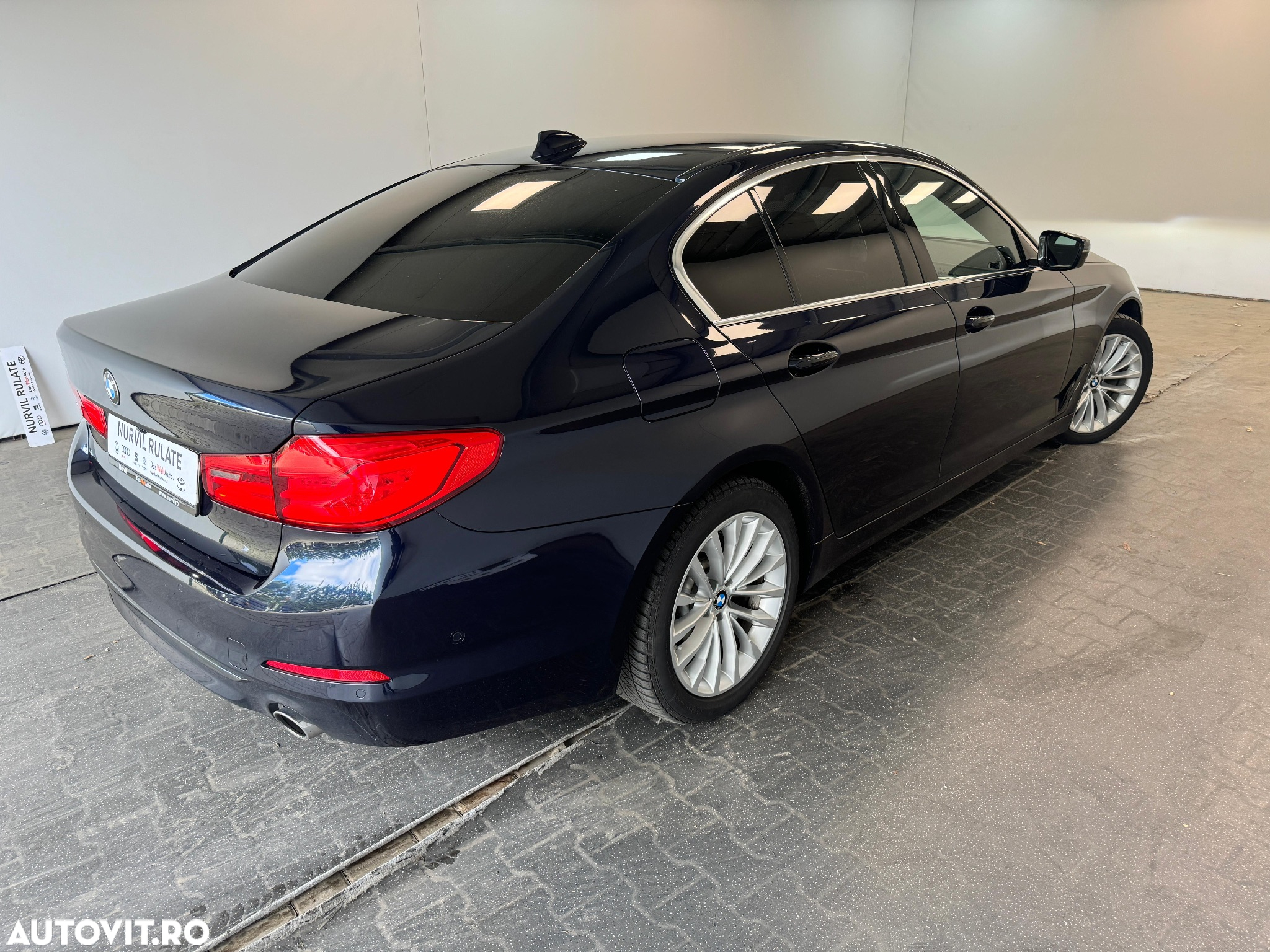 BMW Seria 5 530d xDrive Aut. Luxury Line - 27