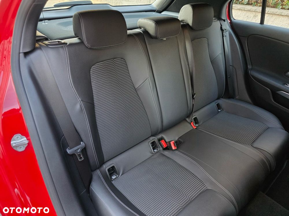 Mercedes-Benz Klasa A 180 7G-DCT - 9